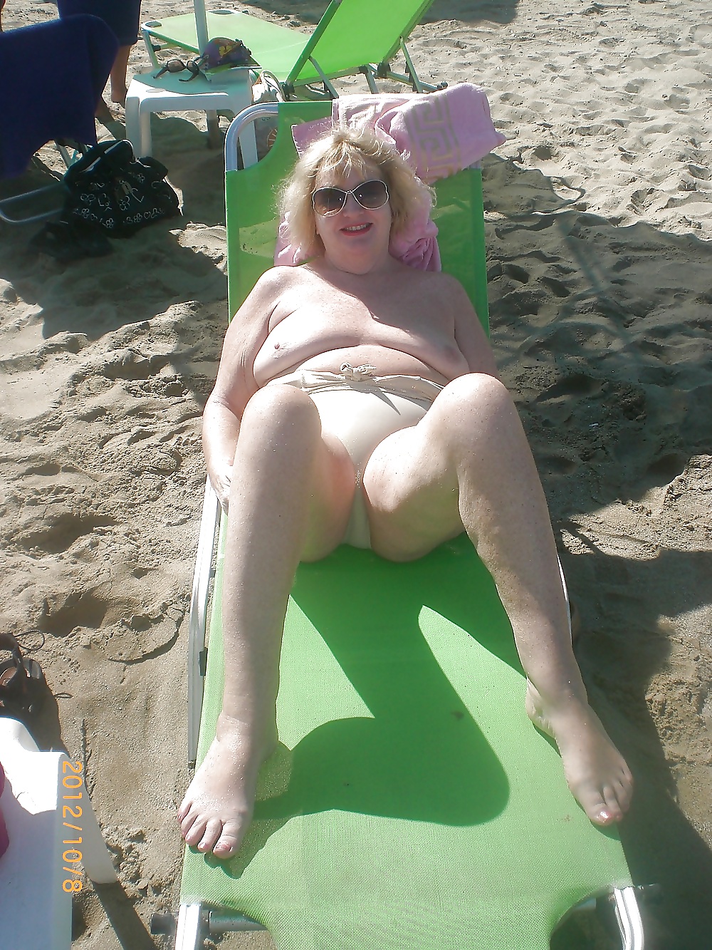 Nos encanta un poco de goldenpussy
 #32511784