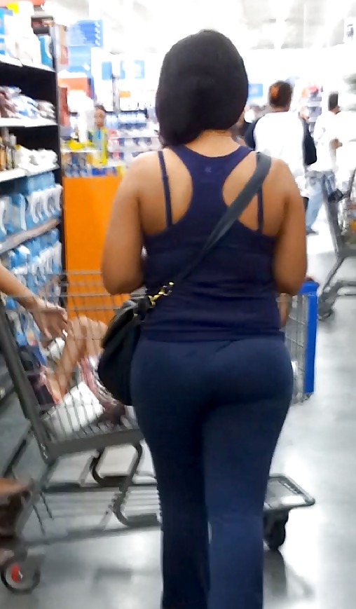 Sexy VOYEUR slim THICK Latina MILF candid #37249635