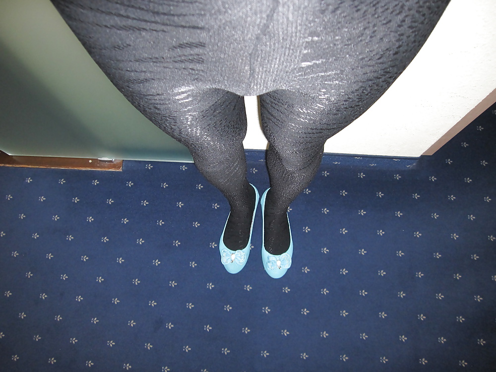 Black Tights Blue Flats Schwarze Nylons Blaue Ballerinas #24821509