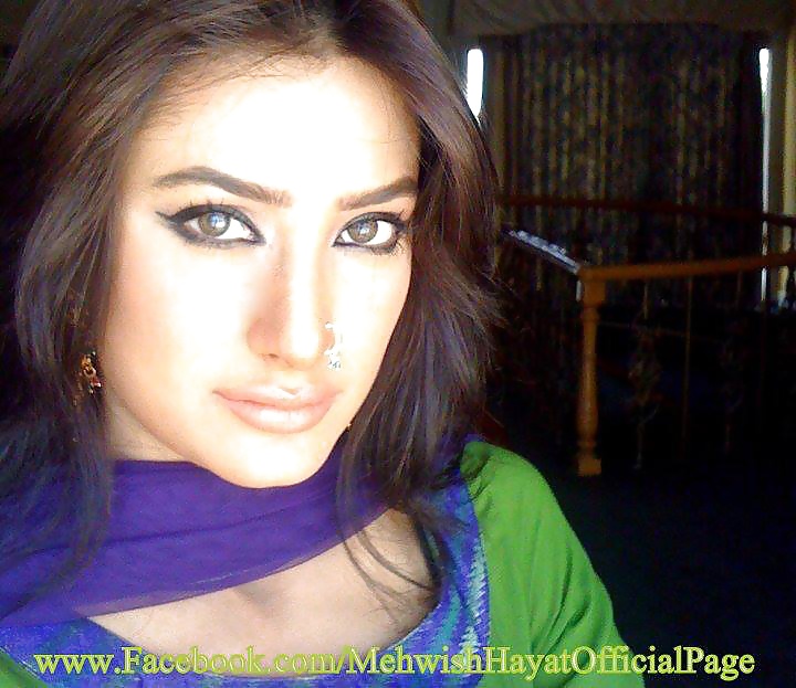 Mehwish Hayat Want A huge Cock For Sucking #26705849