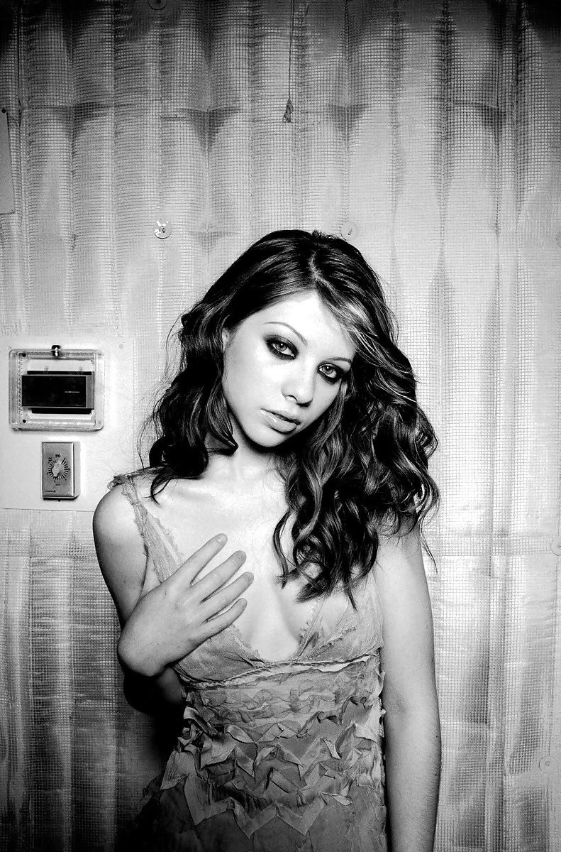 Michelle Trachtenberg #32432351