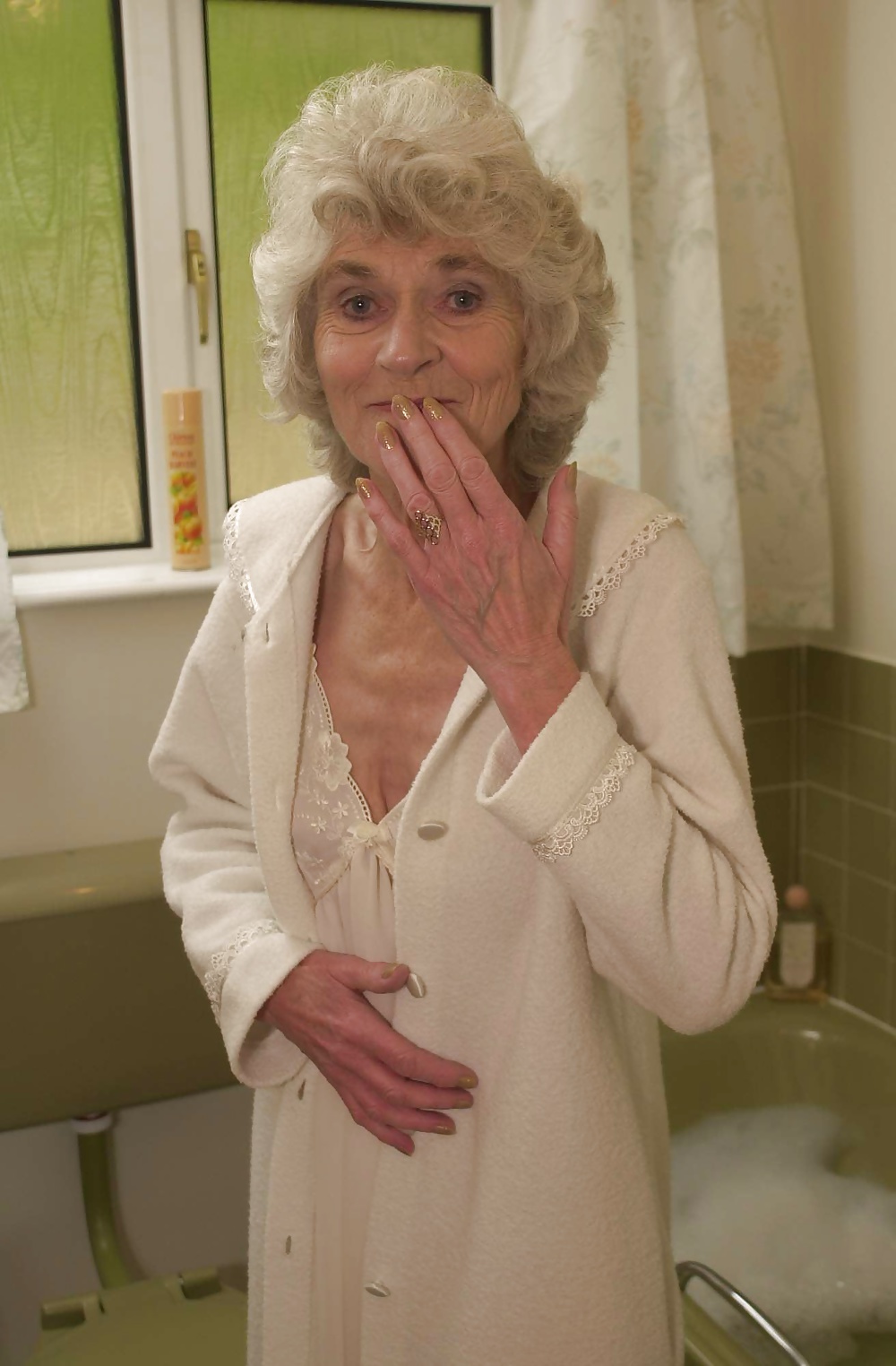 Who remembers the glamourous grandma Torrie? #31304539