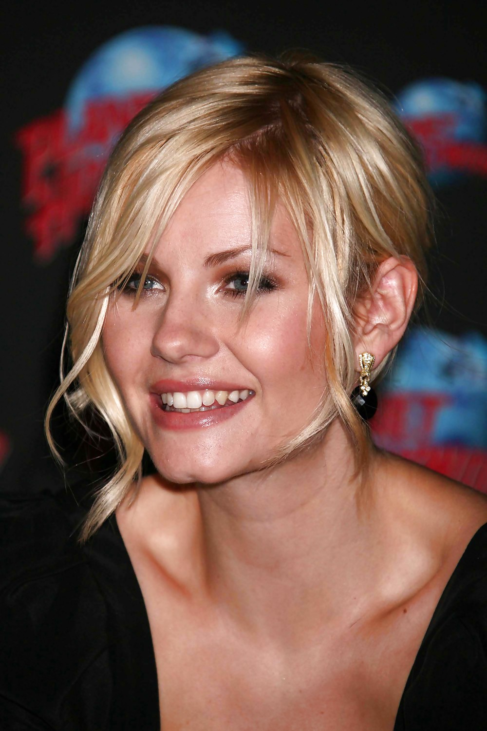 Elisha cuthbert
 #26034671