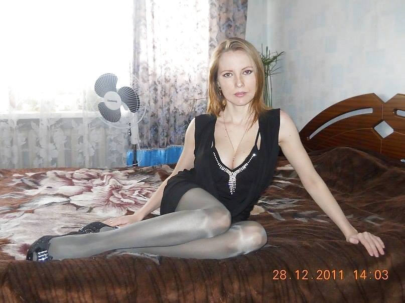 Vere donne russe amatoriali in calze di nylon
 #33033490