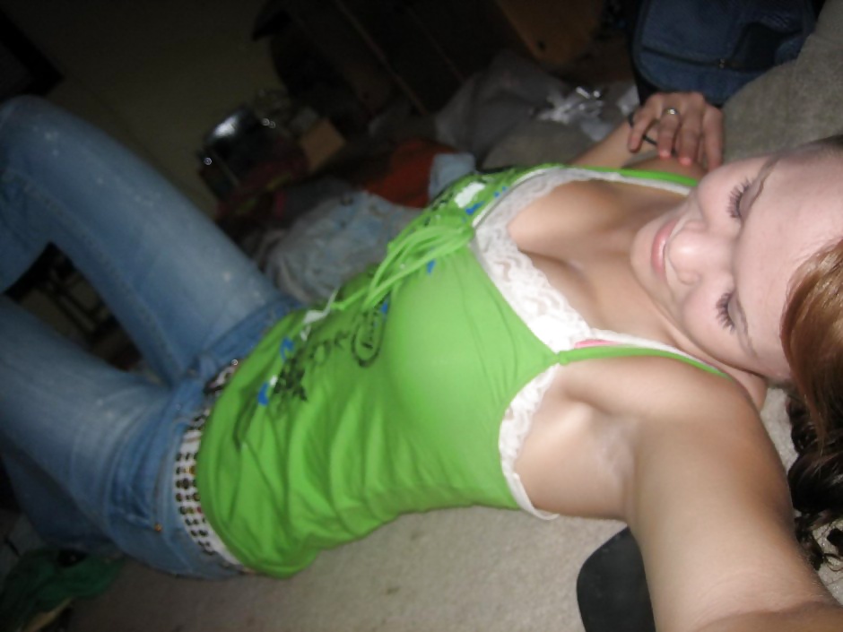 Teeny selfi
 #28078075