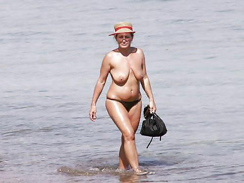 Ihre Mutter In Einem Bikini 2 #37277973