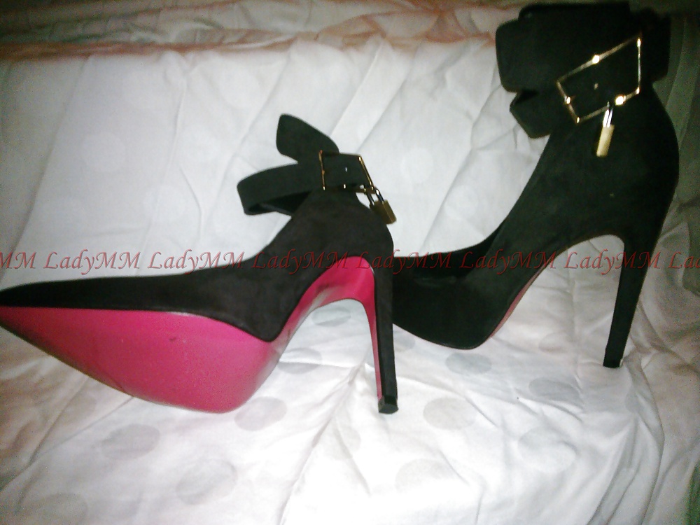 LadyMM Italian Milf. Her new black and red high heeled shoes #24389857