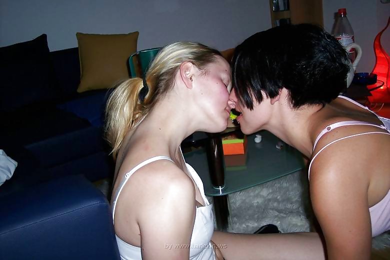 Amateur Teen Lesbians Mix #34050390