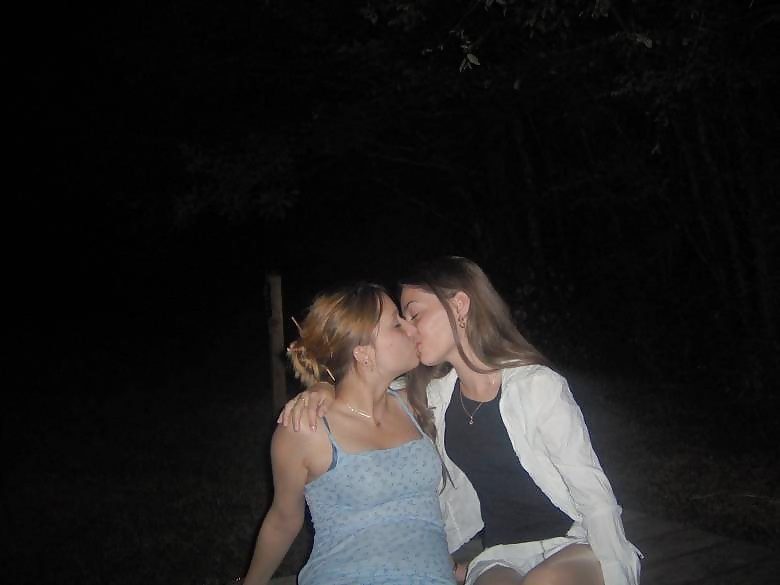 Amateur Teen Lesbians Mix #34050409