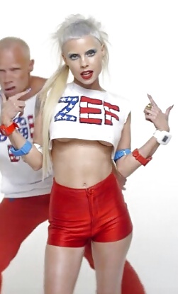 Yolandi Visser  #32240150