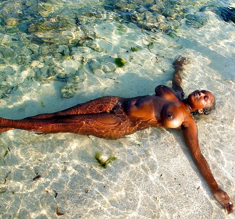 Booty e la spiaggia
 #28496240