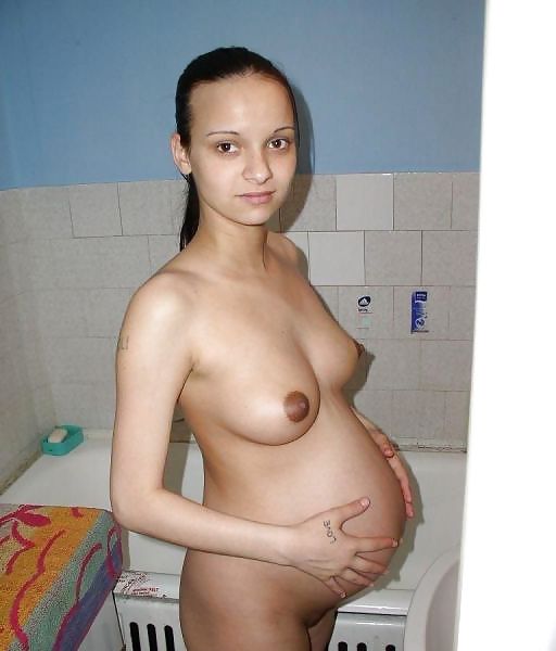 Hermosa mujer embarazada
 #37602055