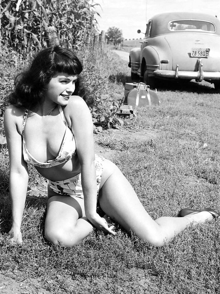 Betty Page B&W Photos #35456377