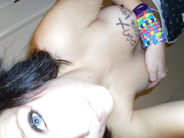 Amateur Teen Selfshots #26480080
