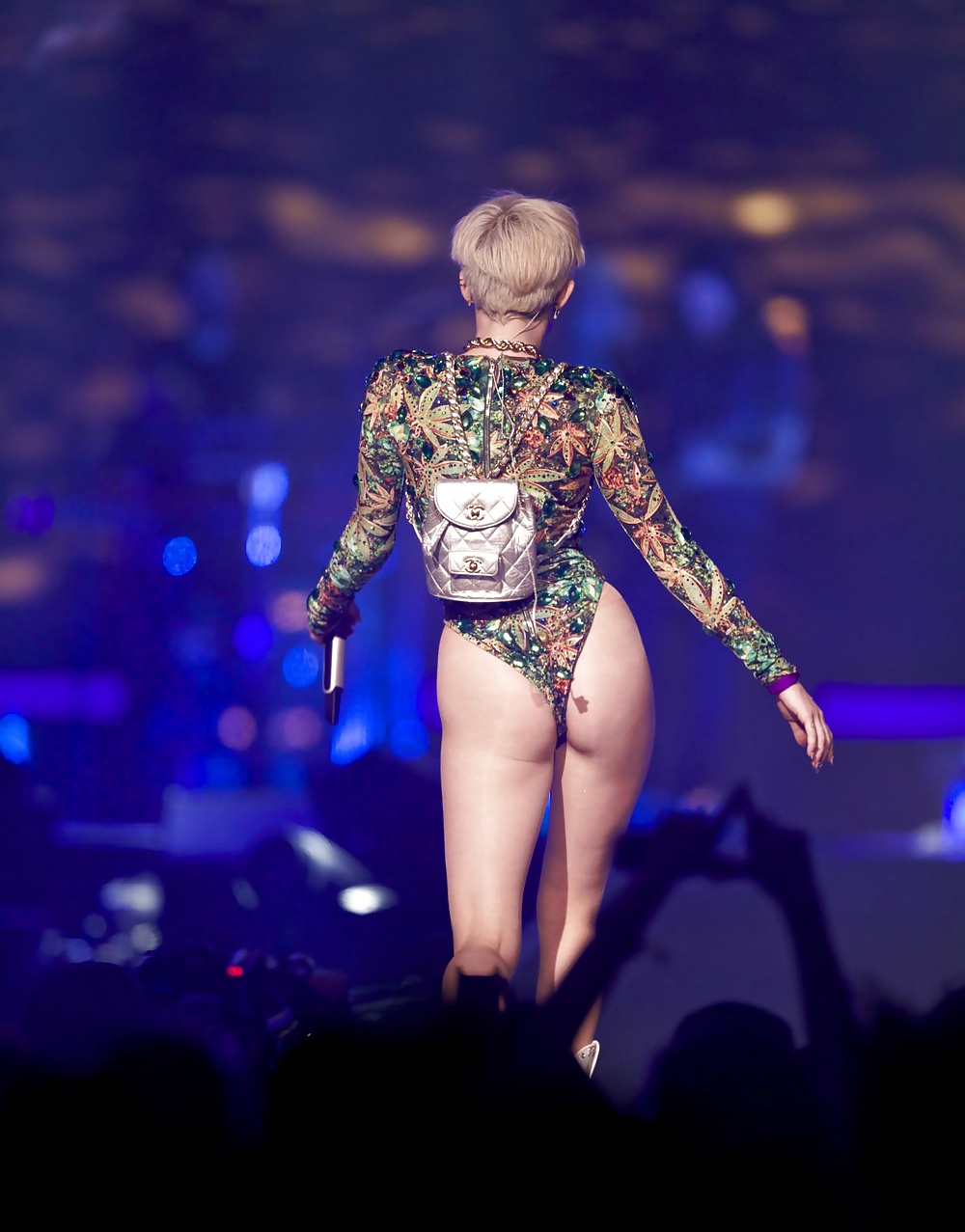 Miley Cyrus - Heiße Schlampe Für Eine Grobe Ficken #24313423