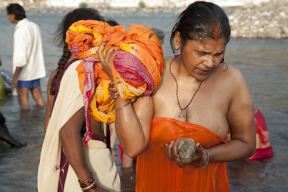 Desi woman bathing #29957046