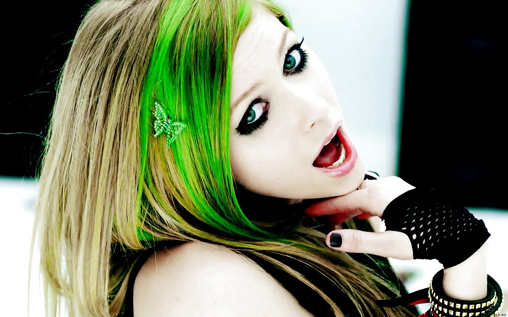 Avril Lavigne Vs Hilary Duff #35789014