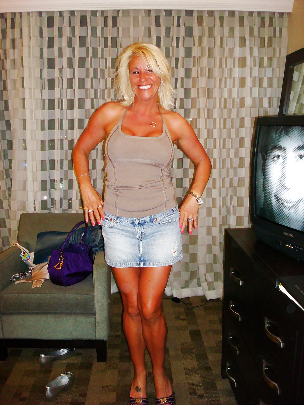 Older Exhibitionist Woman Still Has it #29884507