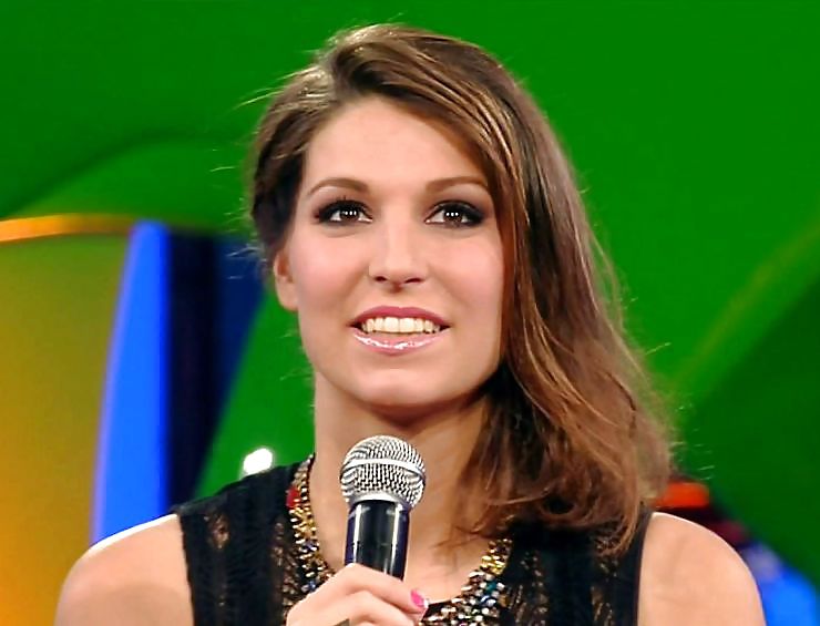 Laury Thilleman #35909404