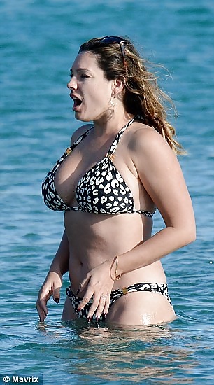 Kelly Brook Bikini Bilder (September 2014 - Teil 2) #29217223