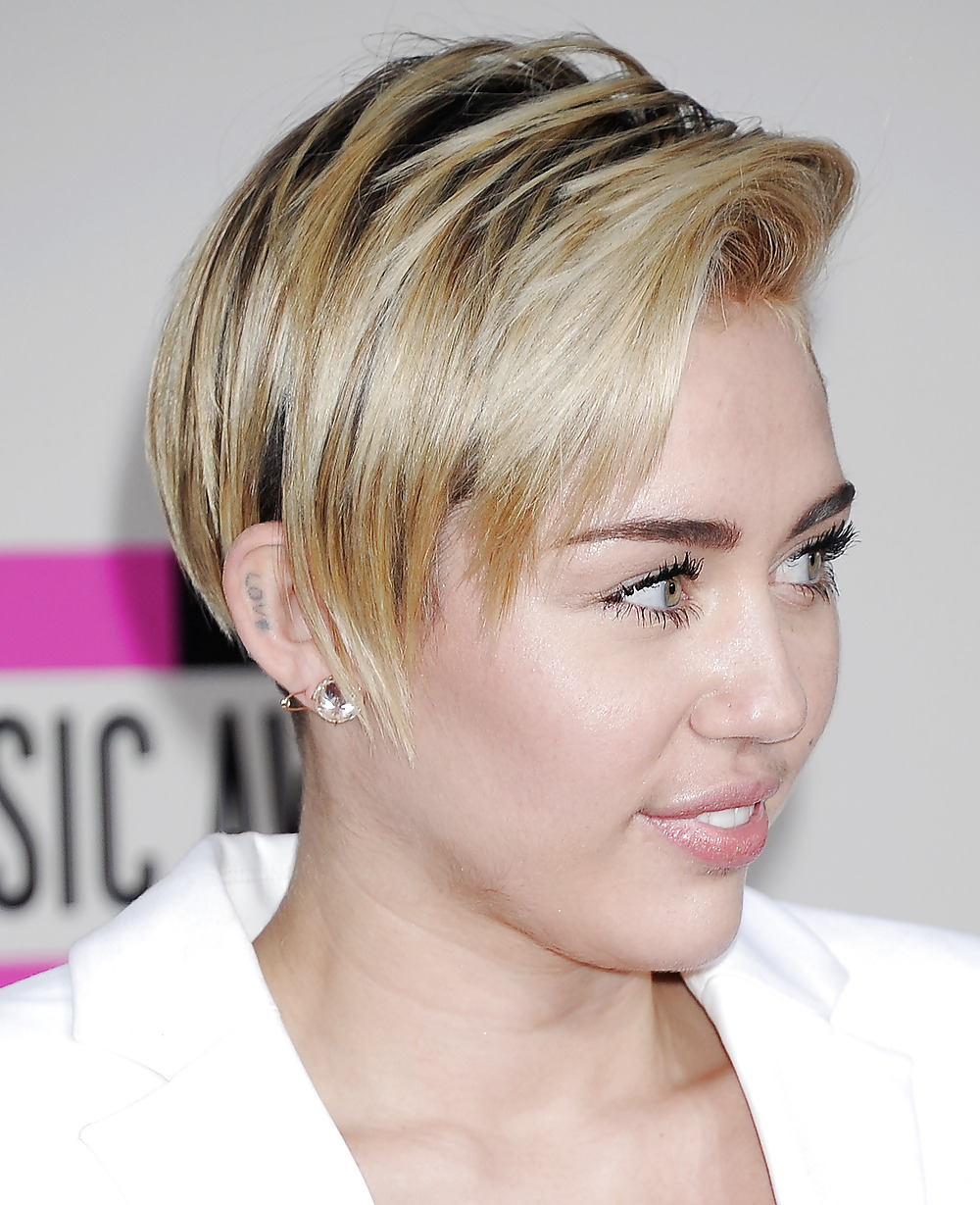 Miley cyrus sexy 2013 American Music Awards
 #36323566