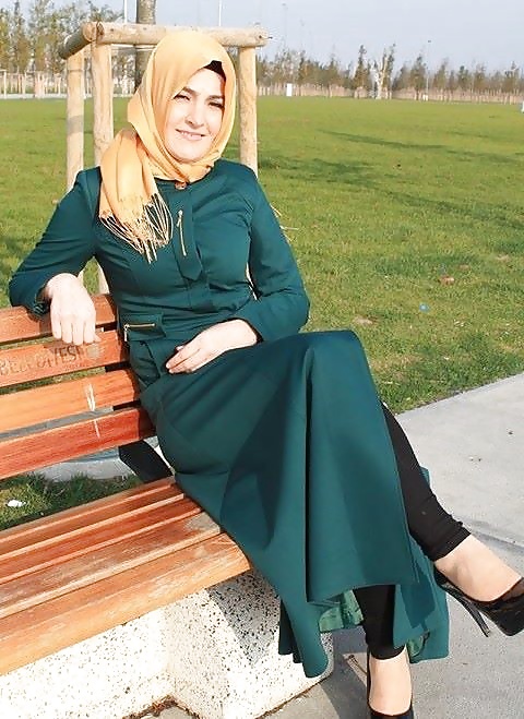 Die Schnittstelle Turbanli Türkisch Hijab Indische Sitzen #30122868