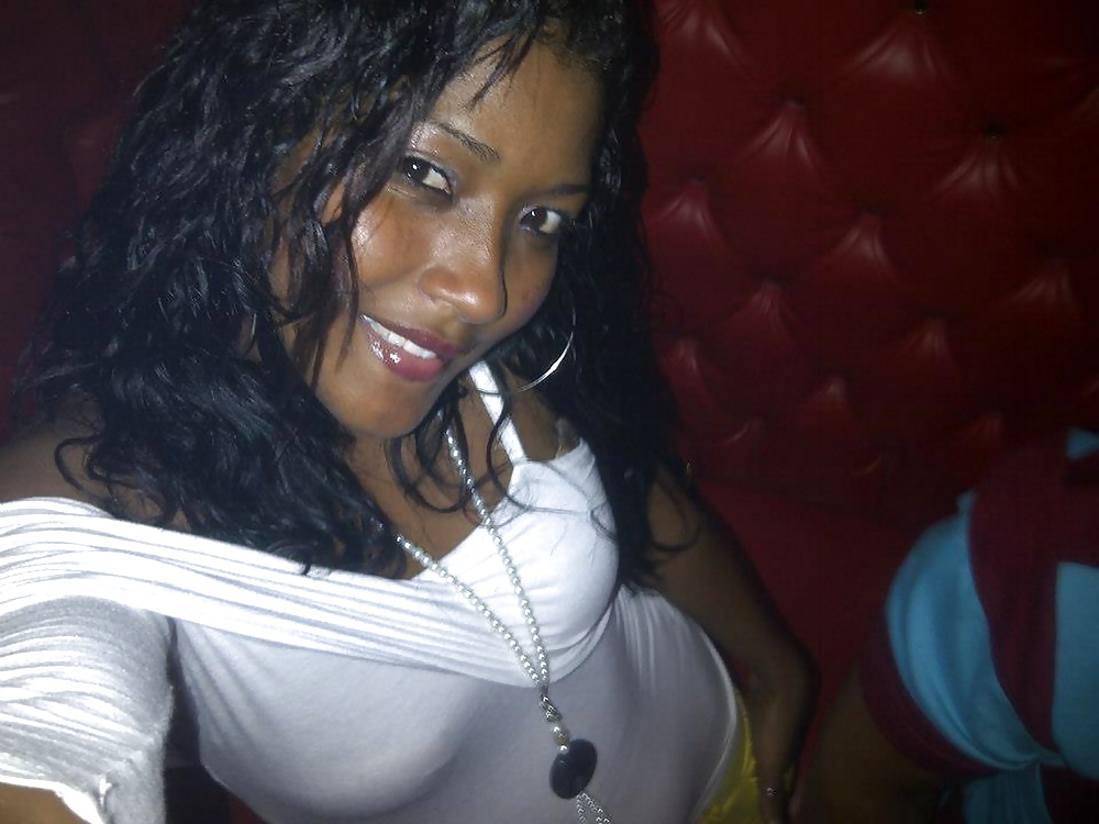 Una chica dominicana llamada elizabeth s.
 #31824249