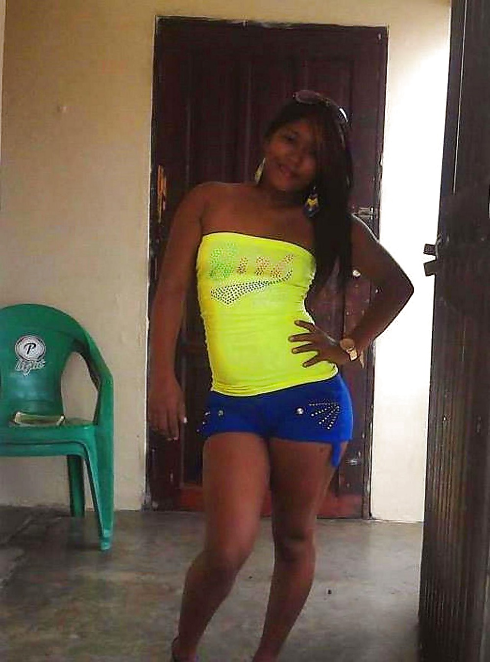 Una ragazza dominicana chiamata elizabeth s.
 #31824257