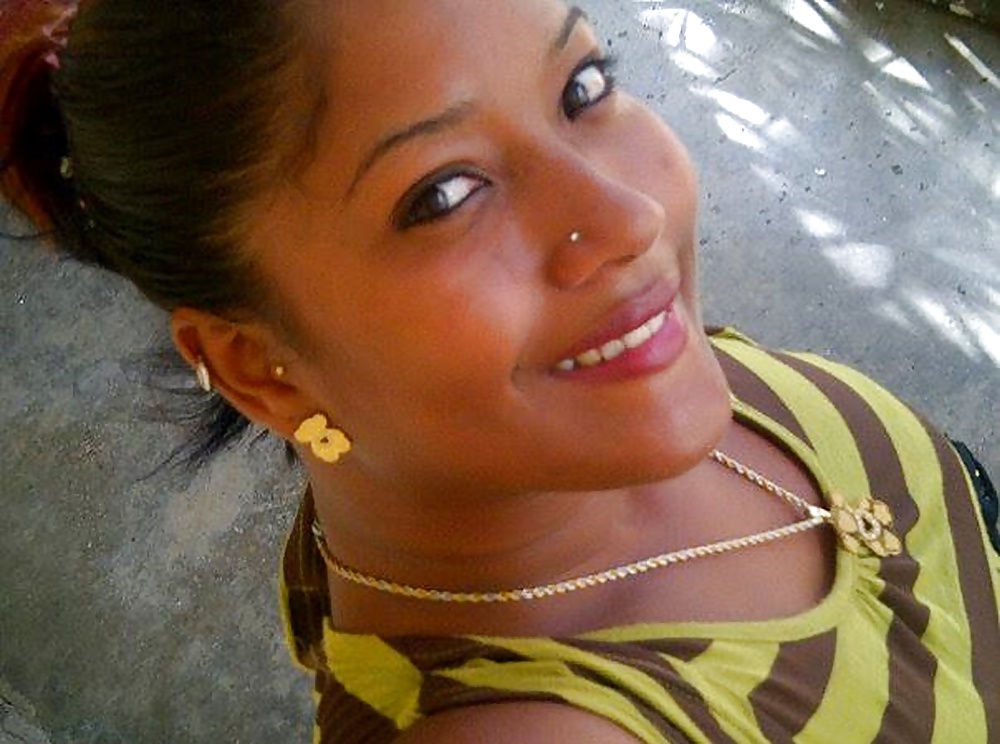 Una chica dominicana llamada elizabeth s.
 #31824263