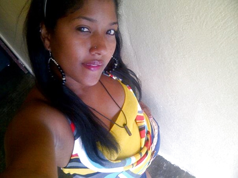 Una chica dominicana llamada elizabeth s.
 #31824269