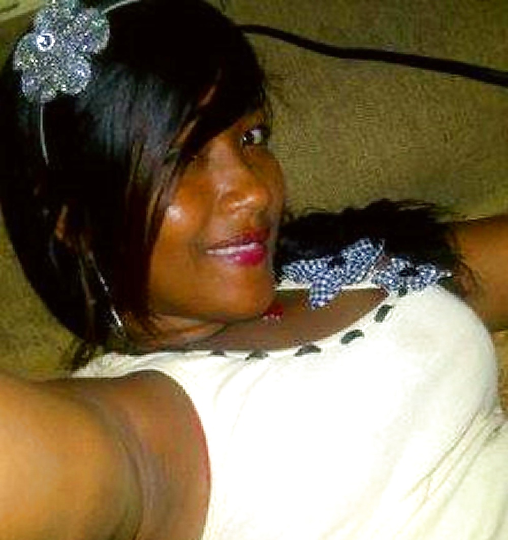 Una ragazza dominicana chiamata elizabeth s.
 #31824276