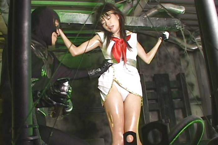Heroines in trouble #25086356