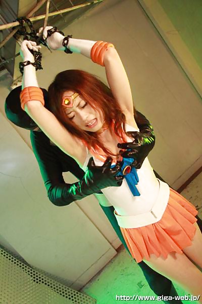 Heroines in trouble #25086361