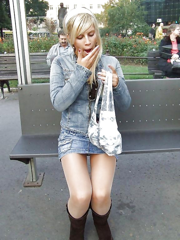 Leg Show 16 #35978409