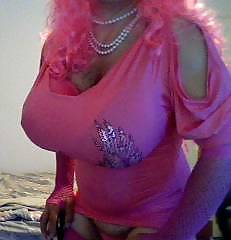 ピンクの巨乳で女装
 #34277083