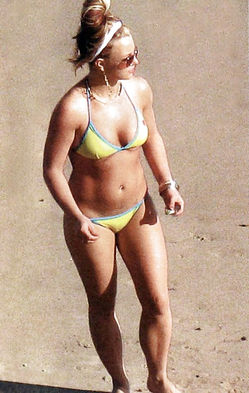 Britney Spears Bikini Legs #33738012