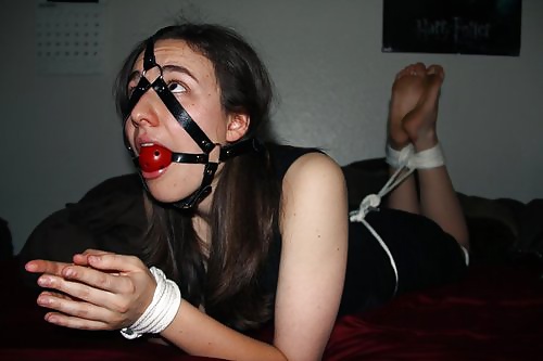 Bondage adolescente
 #24505507