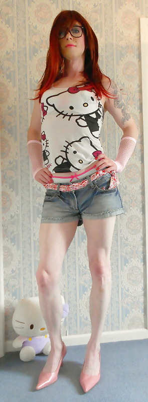 夏だ！夏だ！とばかりに、フツーのホットパンツを履いたキティちゃんがこんにちは。
 #34208352
