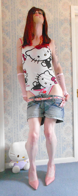 夏だ！夏だ！とばかりに、フツーのホットパンツを履いたキティちゃんがこんにちは。
 #34208355