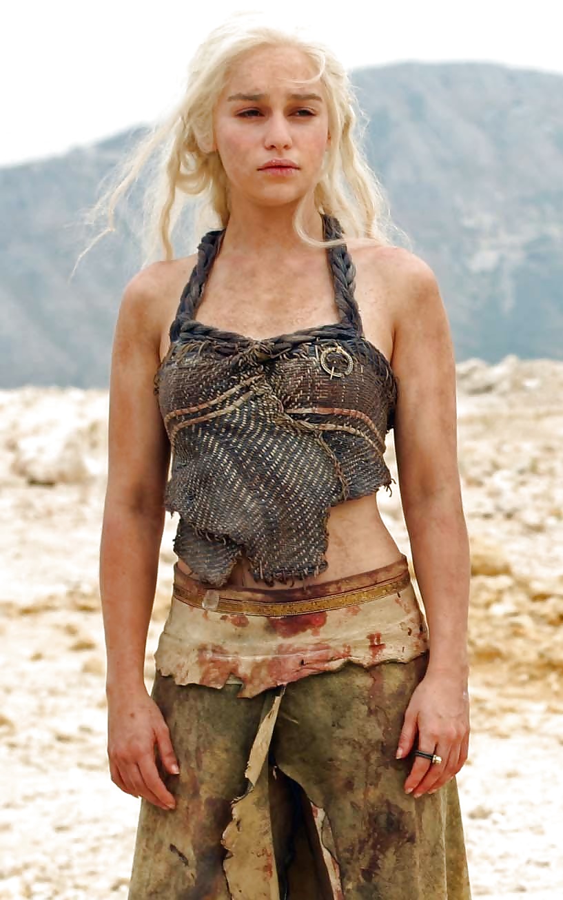 Daenerys targaryen
 #39498989