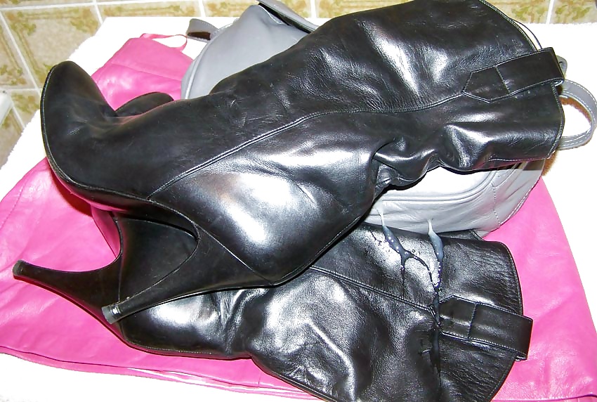 Leather boots, skirt and handbag #31531677