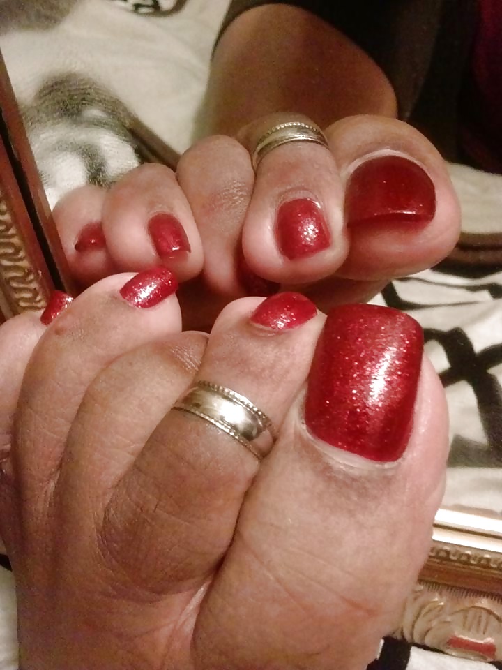 私の友人は、Facebookのセクシーなつま先は、私に写真を受信します。
 #34620595