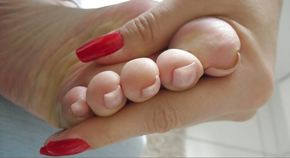 私の友人は、Facebookのセクシーなつま先は、私に写真を受信します。
 #34620619