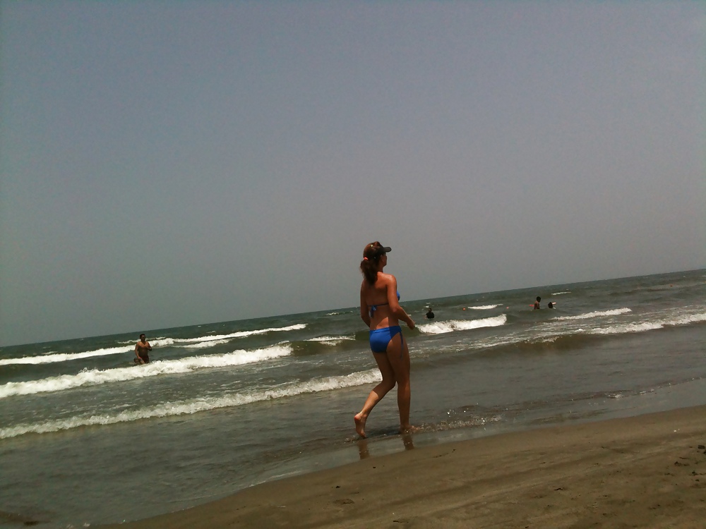 Candid NONPORN mom bikini beach #24252437