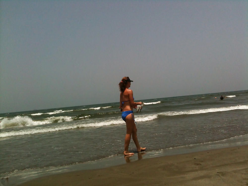 Candid NONPORN mom bikini beach #24252444