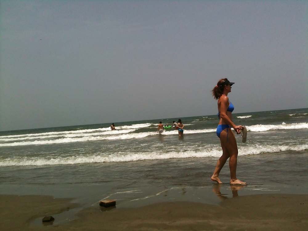 Candid NONPORN mom bikini beach #24252458