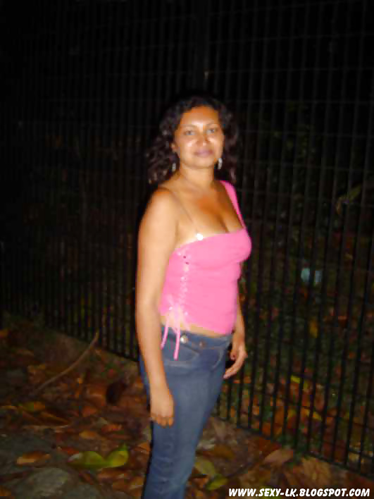 Sri lankan Pink aunty #29107053