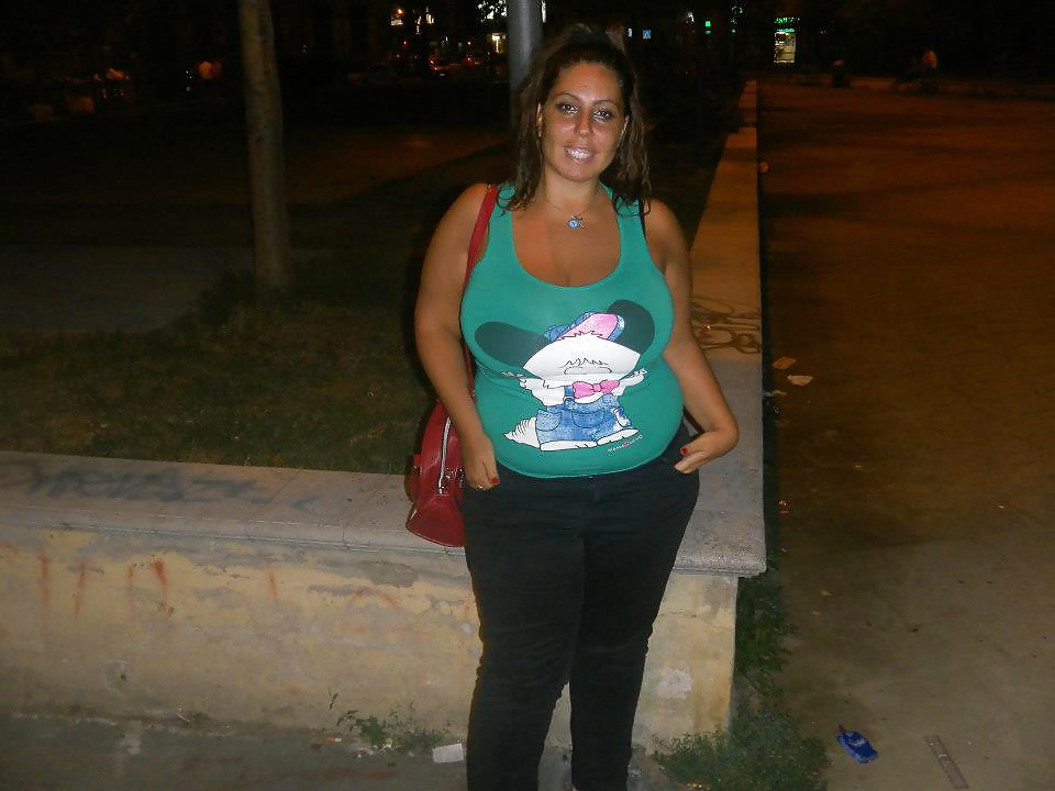 Chica italiana con grandes tetas
 #29179350