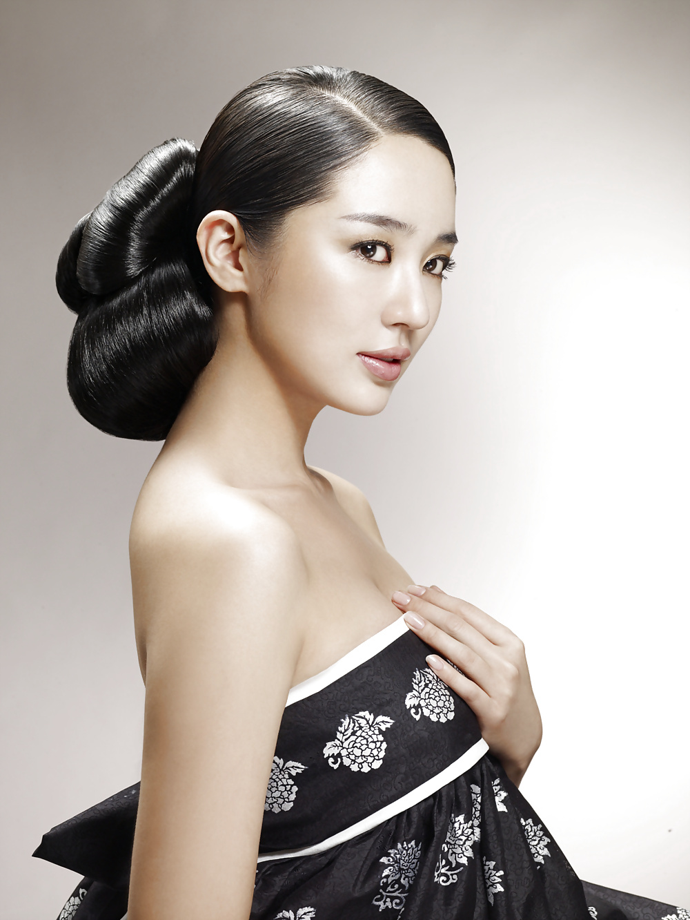 Yoon Eun Hye #28094983