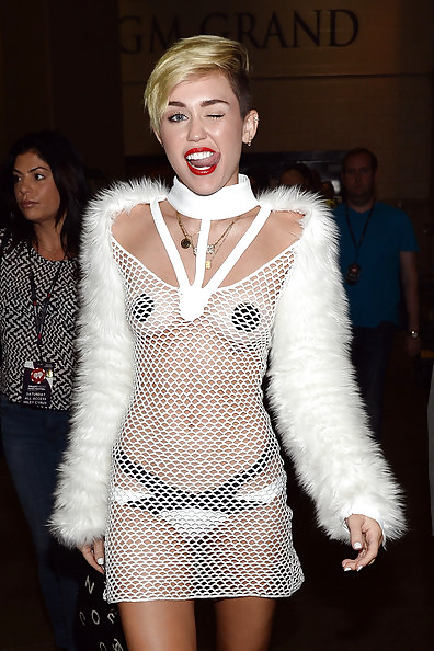 Miley cyrus se ve gruesa como el infierno! real o falso
 #36860259